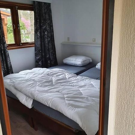 Cosy chalet for 4 @ Veluwe Putten Buitenkant foto