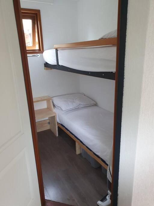 Cosy chalet for 4 @ Veluwe Putten Buitenkant foto